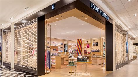 louis vuitton bloomingdales|Louis Vuitton bloomingdale store.